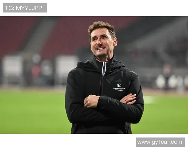 德国足球历代传奇球星盘点及其在国际赛场上的辉煌表现 德国足球历代传奇球星盘点及其在国际赛场上的辉煌表现