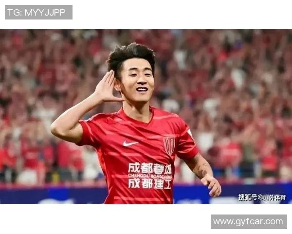 中国帅气足球星二代崛起，继承父辈荣耀展现未来新希望